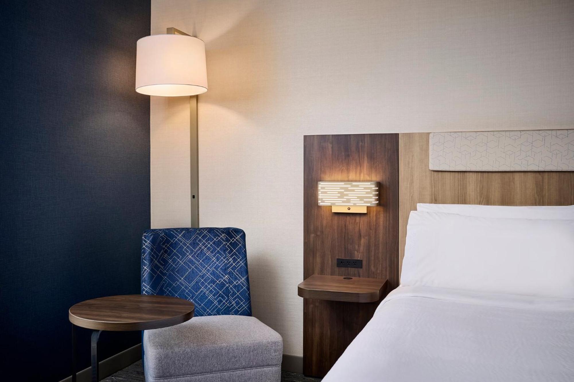 Holiday Inn Express & Suites Kitchener Southeast By Ihg Exterior photo