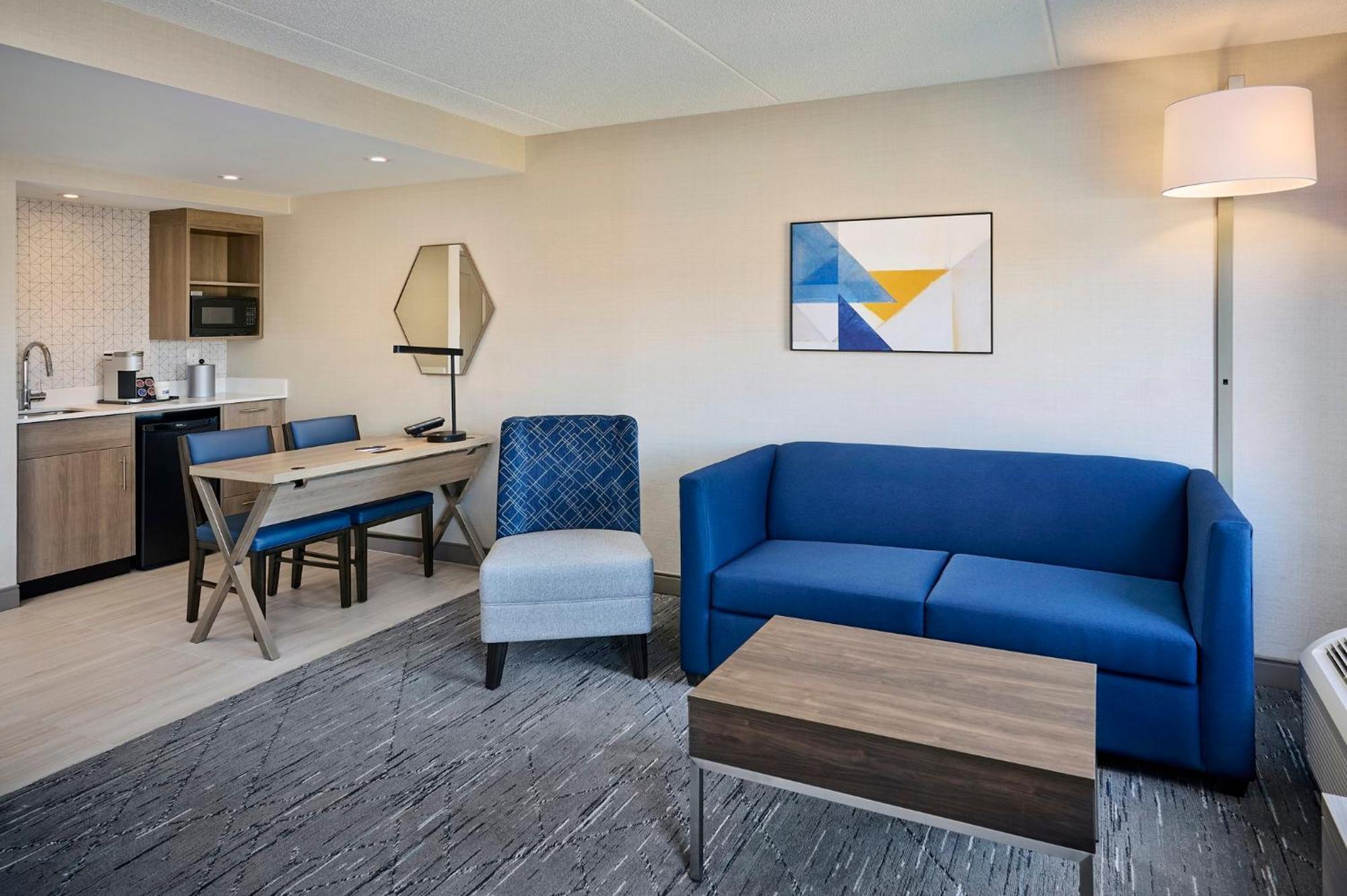 Holiday Inn Express & Suites Kitchener Southeast By Ihg Exterior photo