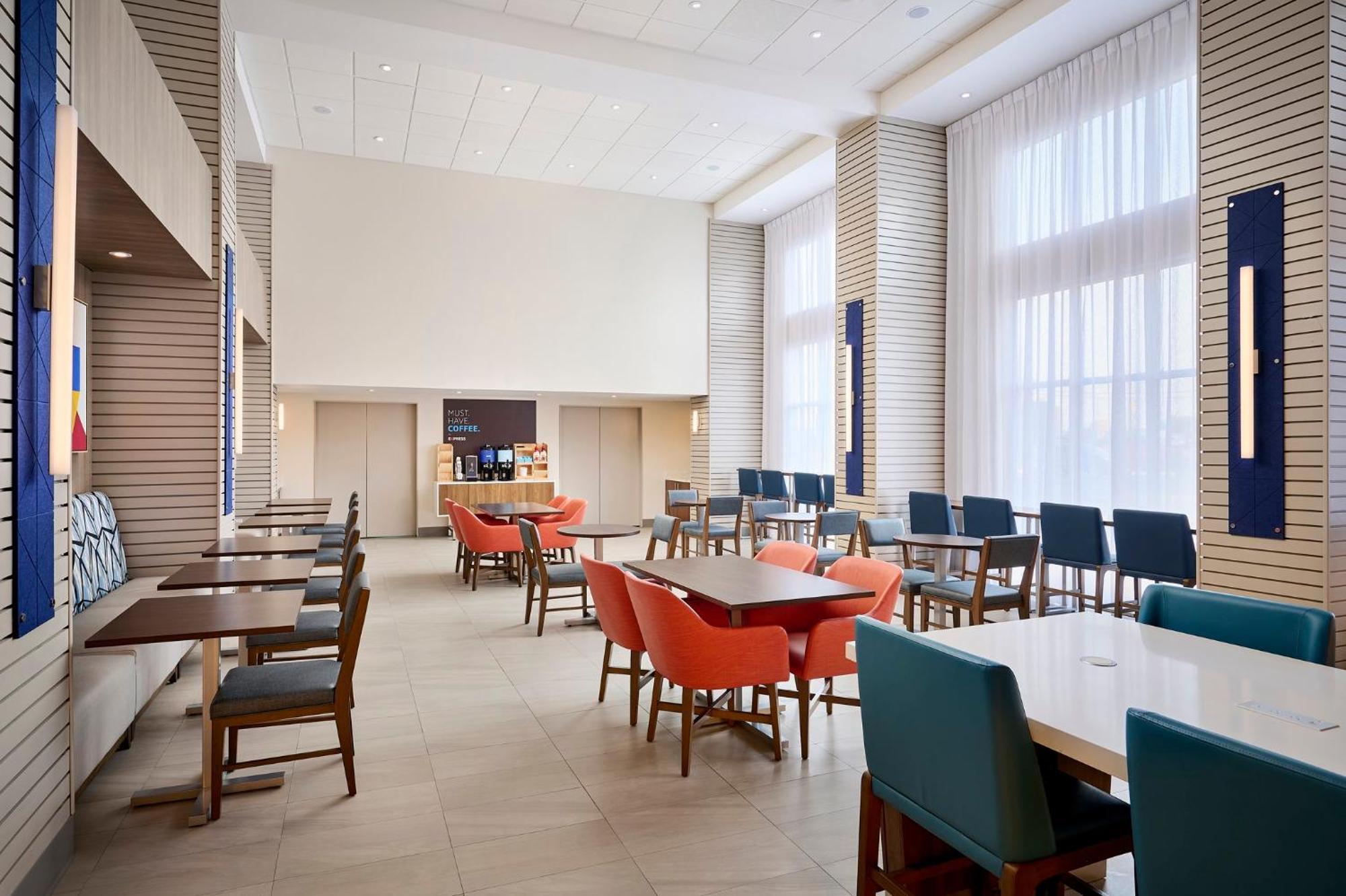 Holiday Inn Express & Suites Kitchener Southeast By Ihg Exterior photo