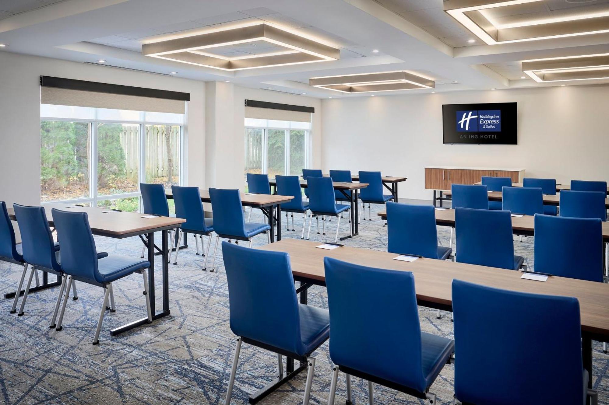 Holiday Inn Express & Suites Kitchener Southeast By Ihg Exterior photo