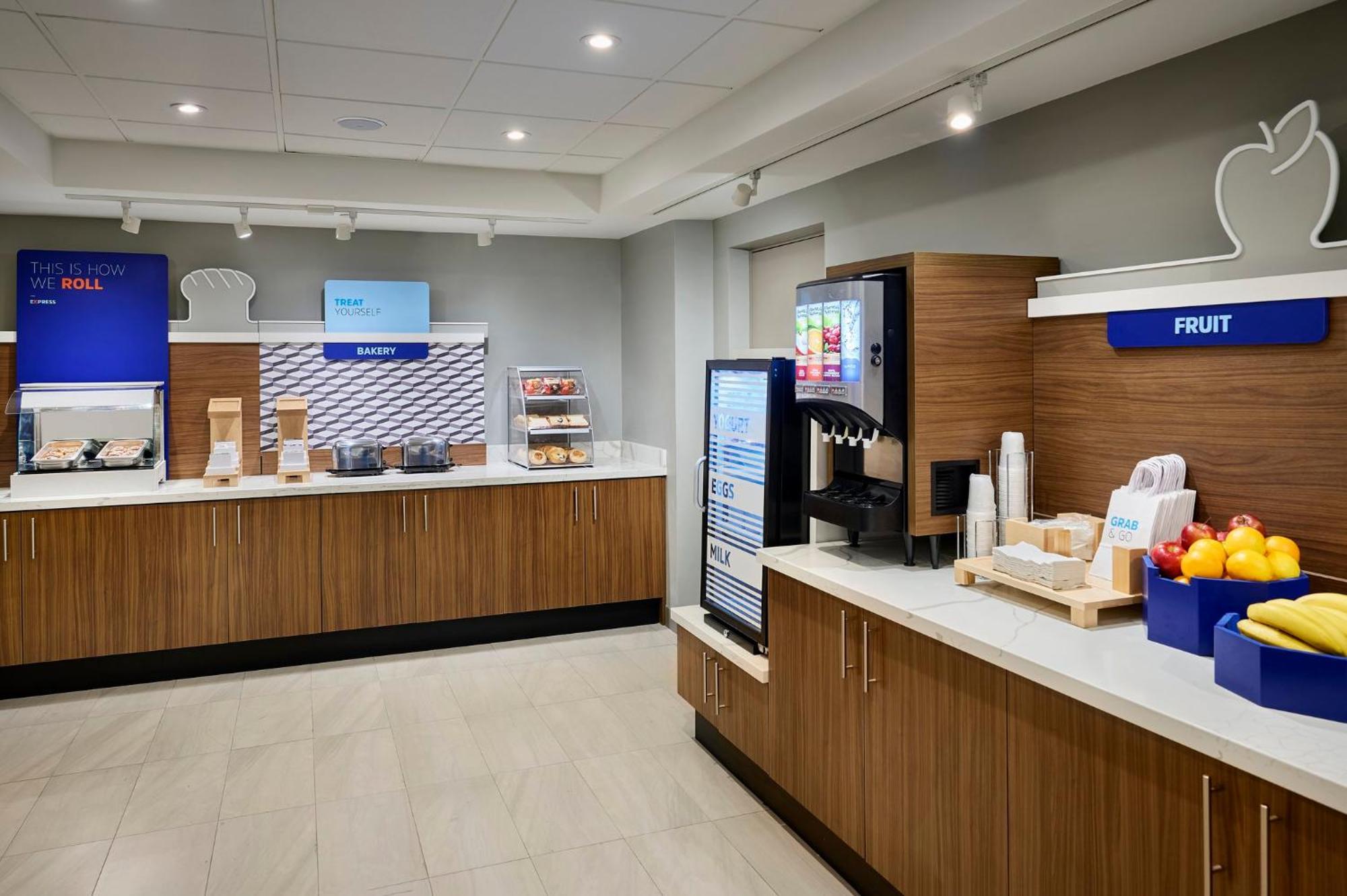 Holiday Inn Express & Suites Kitchener Southeast By Ihg Exterior photo