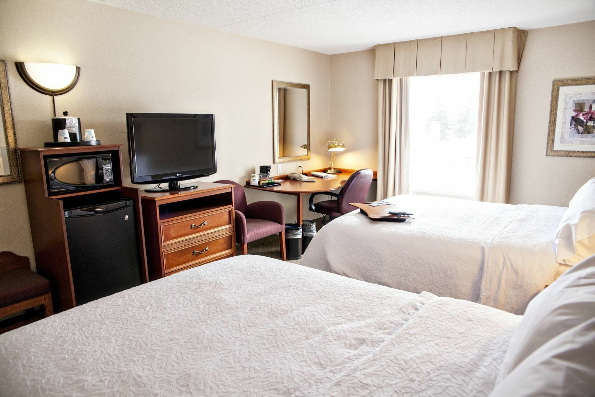 Holiday Inn Express & Suites Kitchener Southeast By Ihg Exterior photo